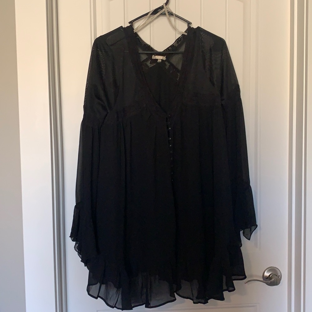 Gimmicks sheer flowy blouse. Size XL